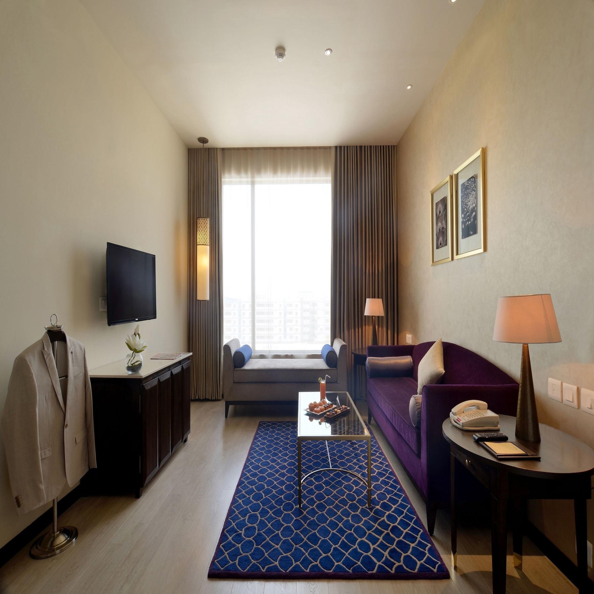 טירופאטי Marasa Sarovar Premiere מראה חיצוני תמונה Living room