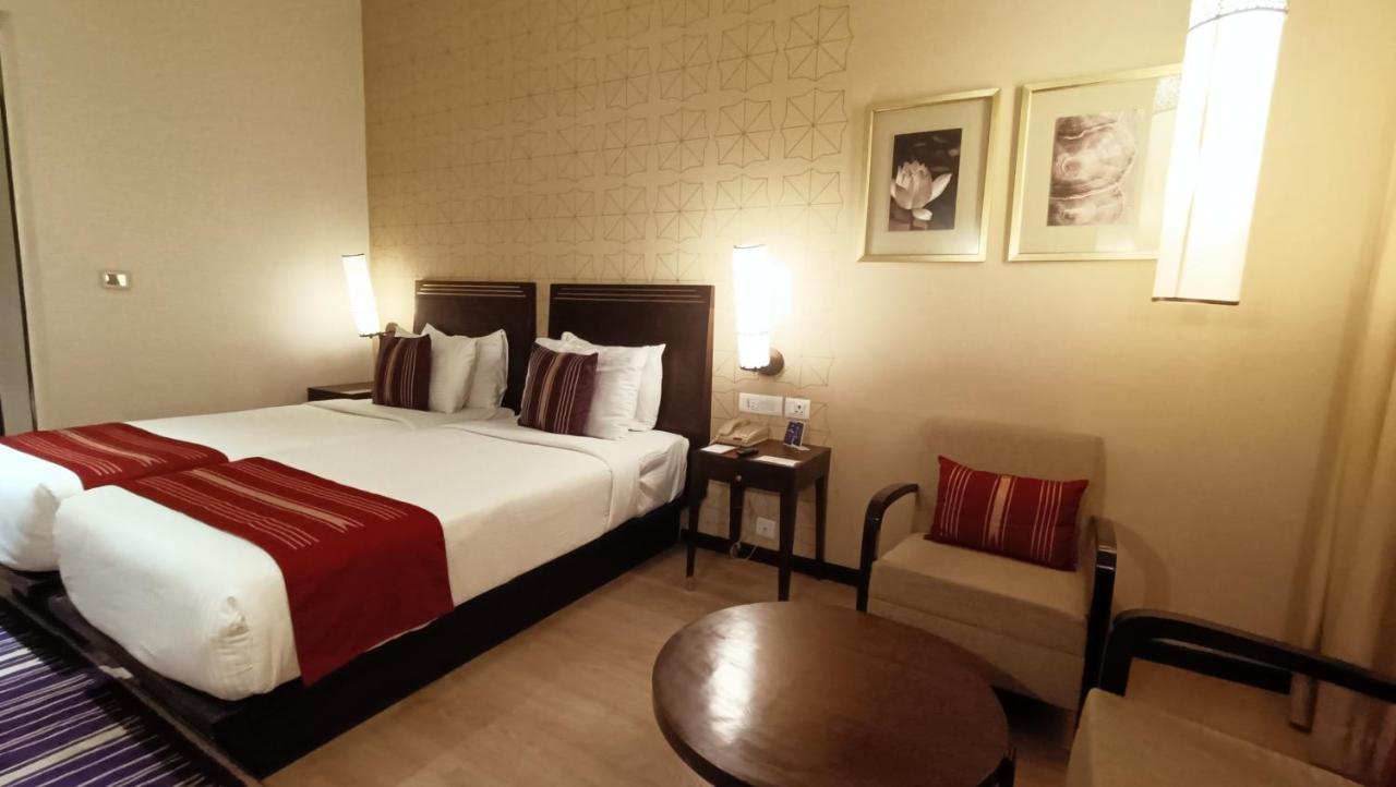 טירופאטי Marasa Sarovar Premiere מראה חיצוני תמונה A room at the Taj Bengal