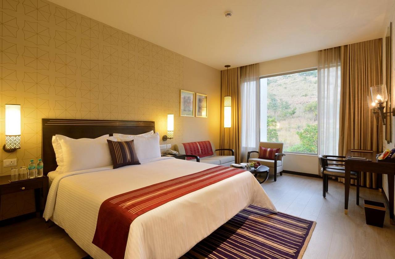 טירופאטי Marasa Sarovar Premiere מראה חיצוני תמונה A room at the Taj Bengal