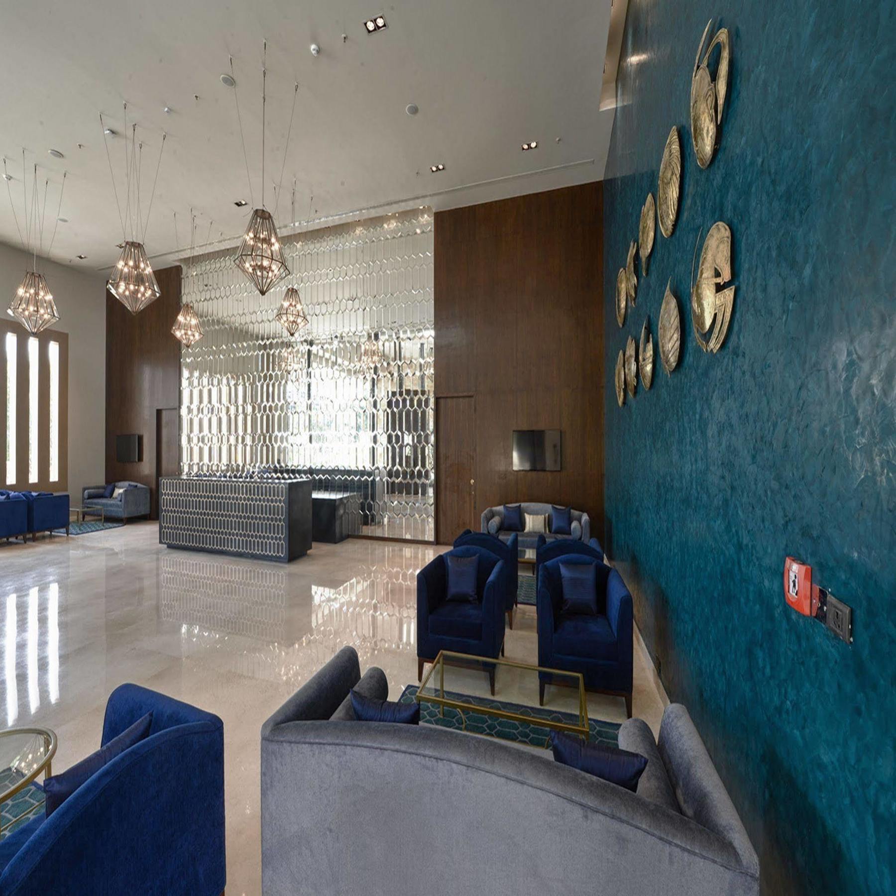 טירופאטי Marasa Sarovar Premiere מראה חיצוני תמונה The lobby of the hotel