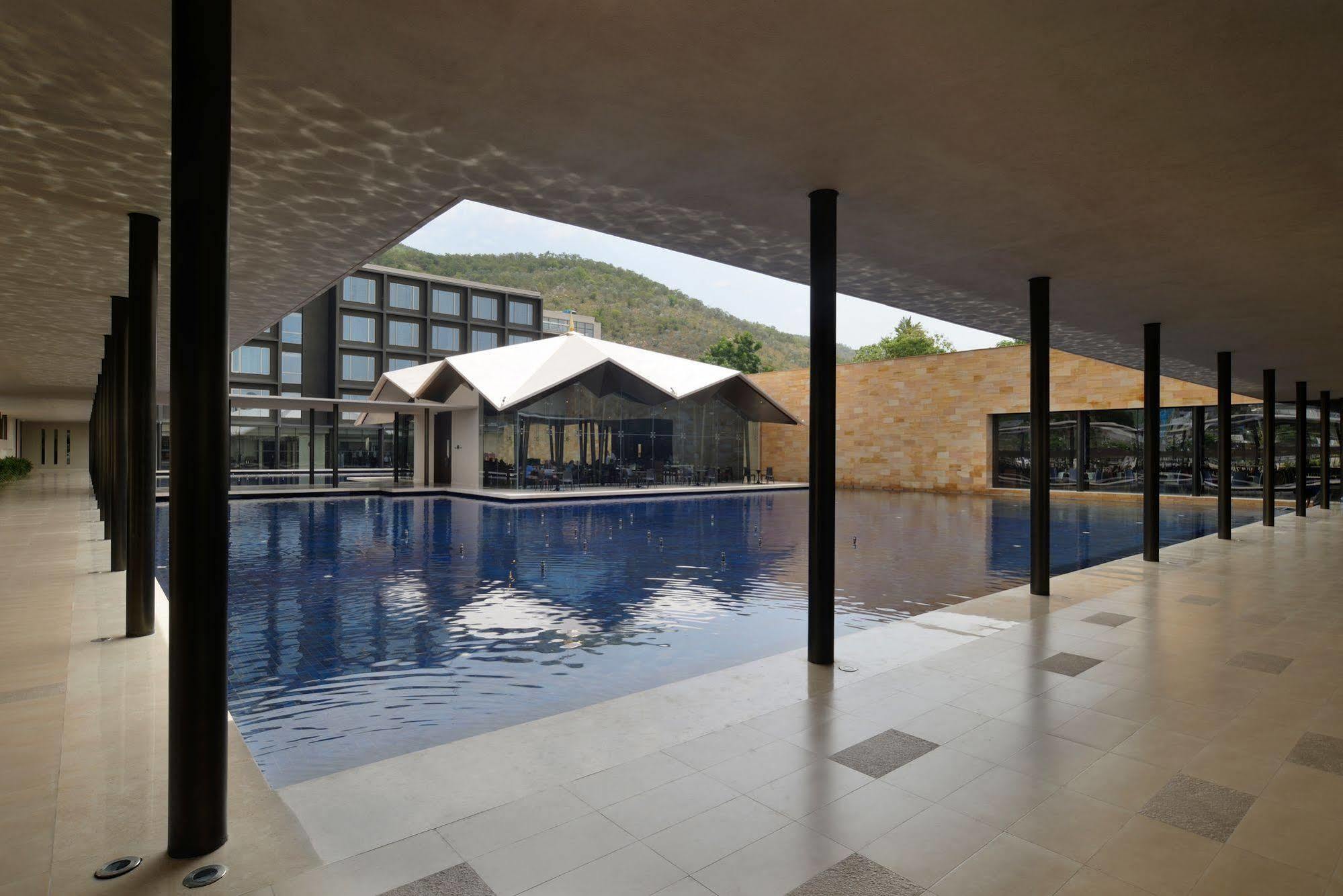 טירופאטי Marasa Sarovar Premiere מראה חיצוני תמונה The interior of the hotel