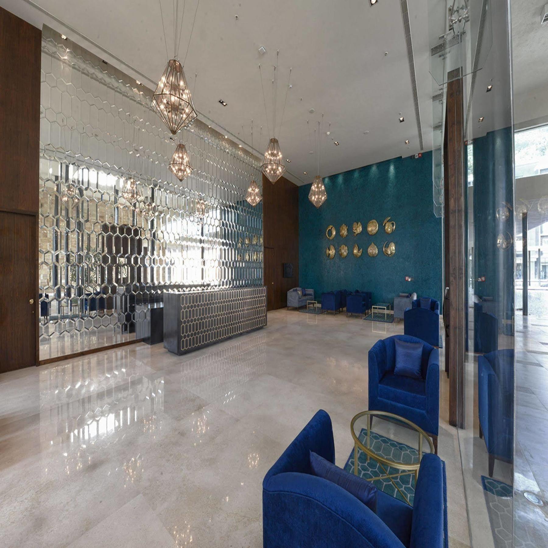 טירופאטי Marasa Sarovar Premiere מראה חיצוני תמונה The lobby of the hotel