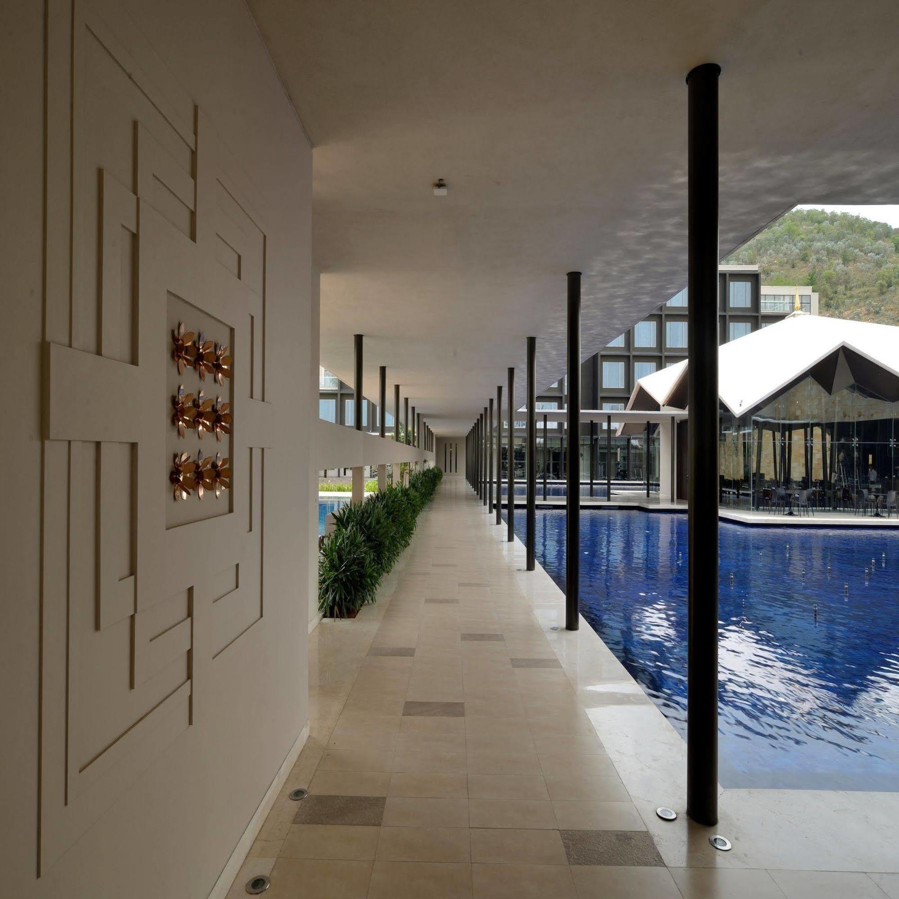 טירופאטי Marasa Sarovar Premiere מראה חיצוני תמונה The interior of the hotel