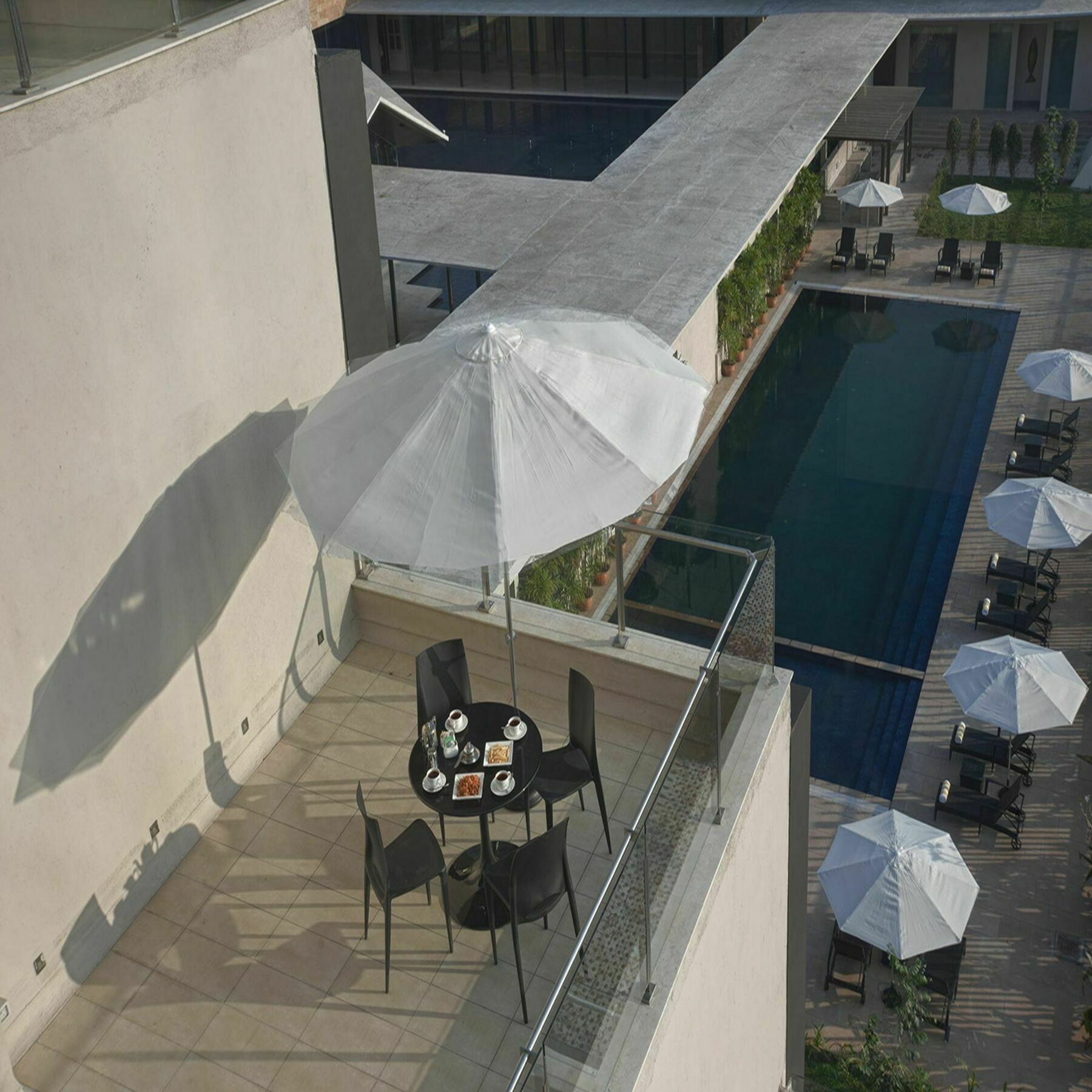 טירופאטי Marasa Sarovar Premiere מראה חיצוני תמונה The swimming pool at the hotel